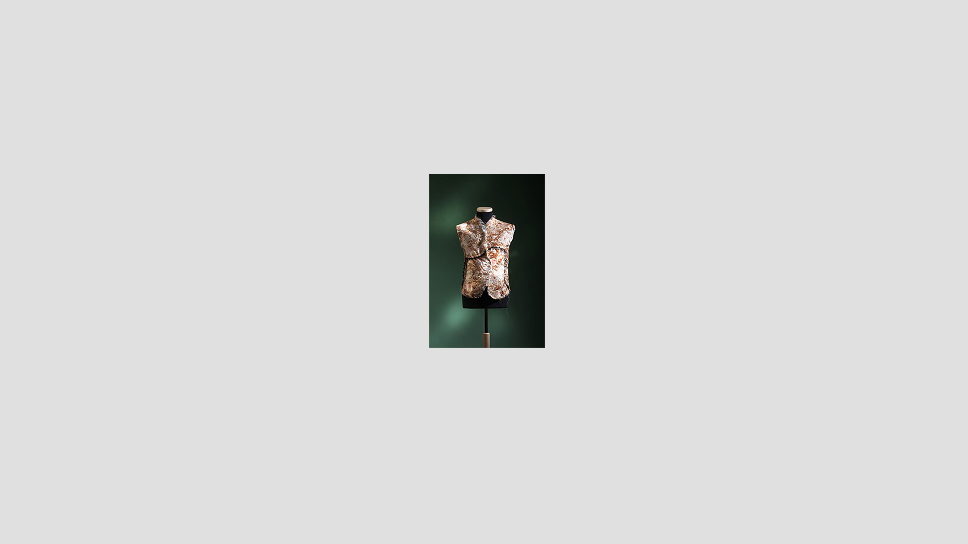 Lucia Gatti Fashion Designer Gilet Uomo dettagli